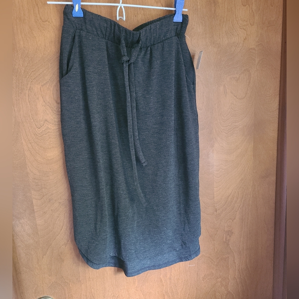 🌟 4/$20 Zenana Charcoal Gray Skirt